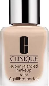 Clinique Foundation: Hydrating Liquid for Dry to Oily Skin